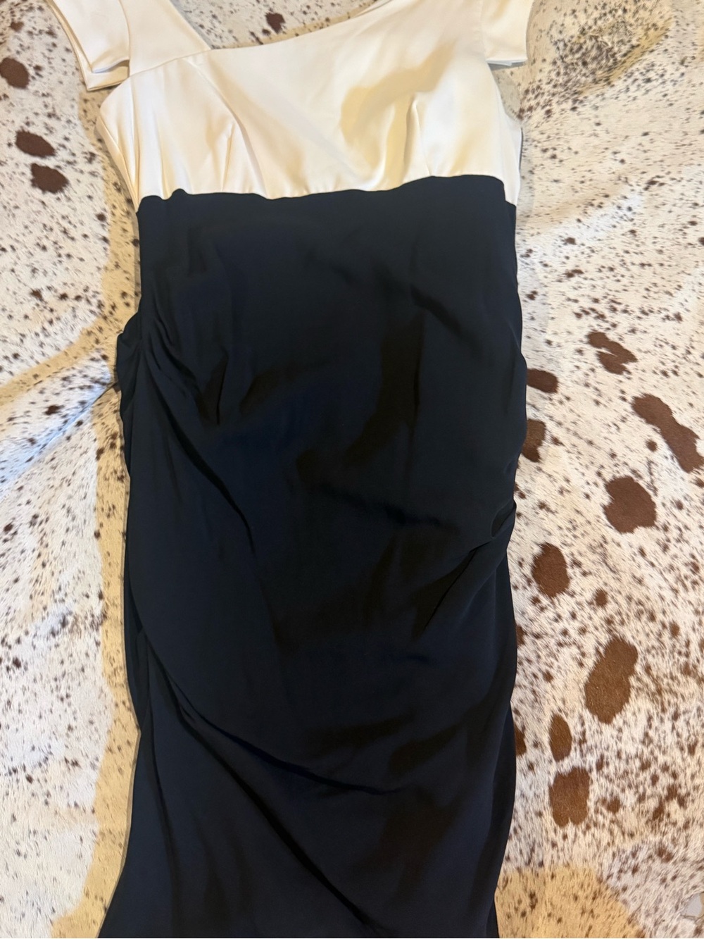 Nicole Miller Black Cream Asymmetrical Neckline cap sleeve  Cocktail Dress - Picture 3 of 6